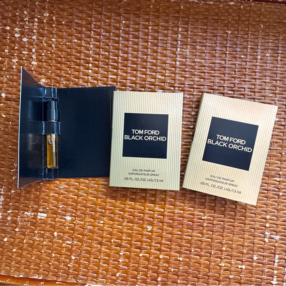 Tom Ford Black Orchid Eau de Parfum - 3 spray vials 1.5 ml each on cards